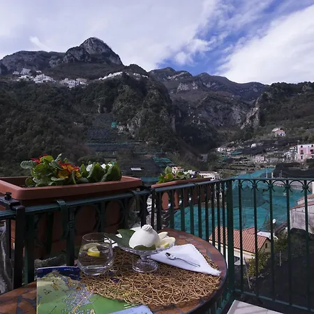 La Valle Delle Ferriere Oda ve Kahvaltı