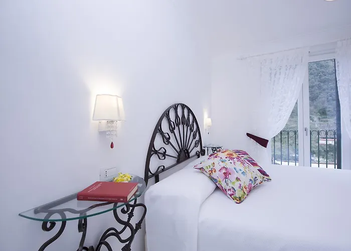 La Valle Delle Ferriere Bed & Breakfast 4*