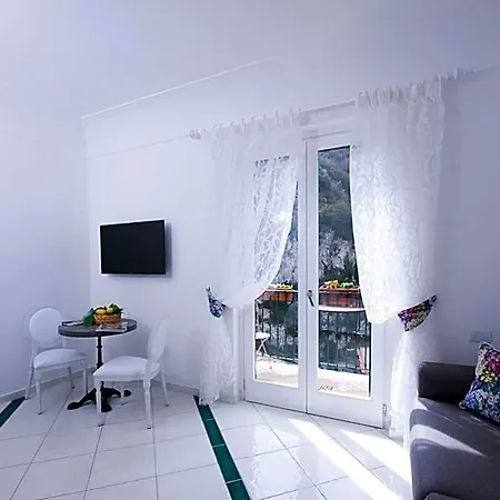 La Valle Delle Ferriere فندق مبيت وإفطار