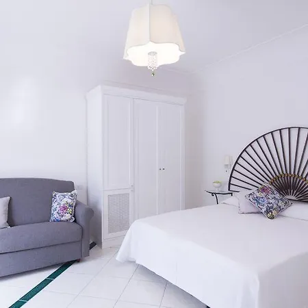 La Valle Delle Ferriere Bed & Breakfast