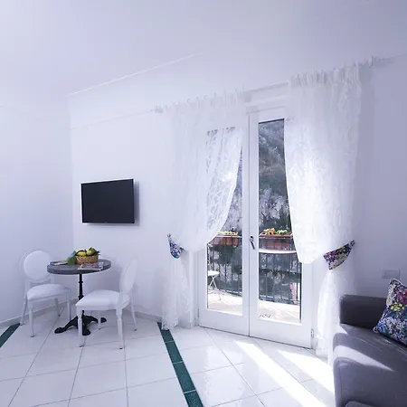 ラ ヴァッレ デッレ フェッリエーレ ベッド・アンド・ブレックファスト