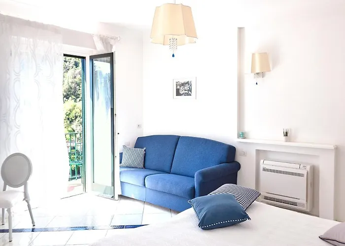 La Valle Delle Ferriere فندق مبيت وإفطار 4*