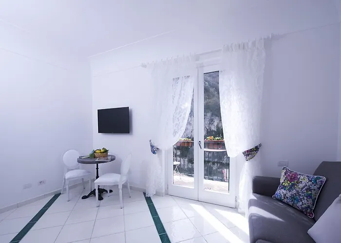 La Valle Delle Ferriere فندق مبيت وإفطار